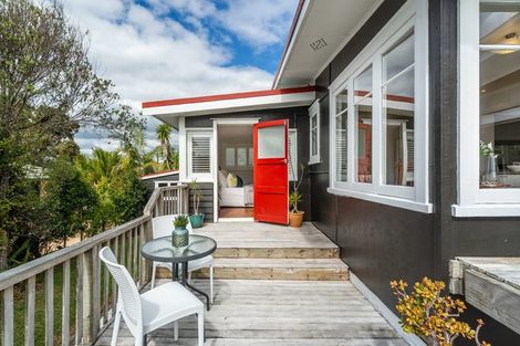 Photo of property in 42a Old Lake Road, Narrow Neck, Auckland, 0624