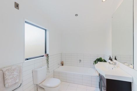 Photo of property in 42 Waterstone Avenue, Paraparaumu, 5032