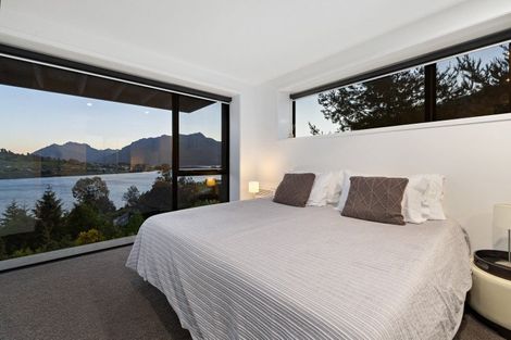 Photo of property in 16 Highlands Close, Queenstown, 9300