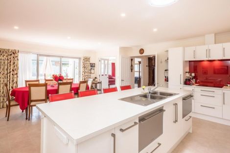 Photo of property in 14 Petrel Close, Paraparaumu Beach, Paraparaumu, 5032