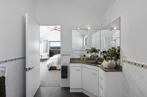 Photo of property in 18 Excelsior Way, Omaha, 0986