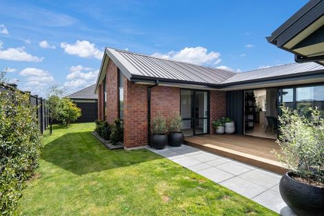 Photo of property in 18a Rose Leigh Drive, Cambridge, 3434