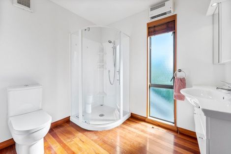 Photo of property in 33 Bryndwr Road, Fendalton, Christchurch, 8052