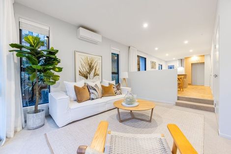 Photo of property in 2e Nerita Place, Long Bay, Auckland, 0630