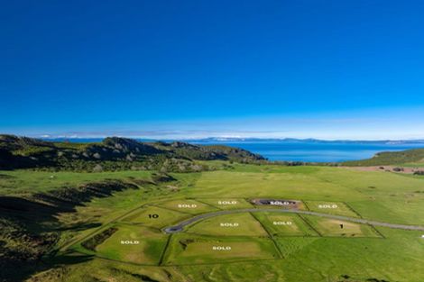 Photo of property in 10 Taumata Rise, Acacia Bay, 3385