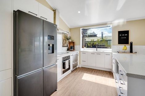 Photo of property in 5 Raleigh Avenue, Fairview Downs, Hamilton, 3214