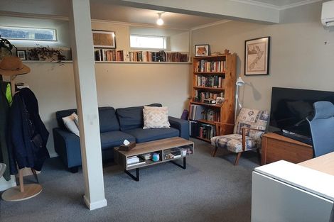 Photo of property in 18 Putnam Street, Northland, Wellington, 6012