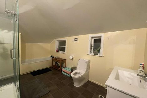 Photo of property in 80 Queens Drive, Lyall Bay, Wellington, 6022