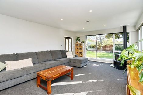 Photo of property in 9 Coates Place, Rangiora, 7400