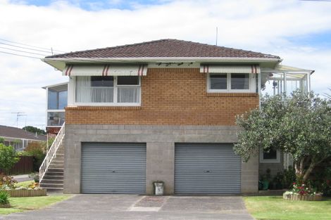 Photo of property in 3/769 Beach Road, Browns Bay, Auckland, 0630