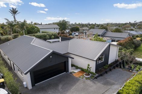 Photo of property in 102 Moffat Road, Bethlehem, Tauranga, 3110