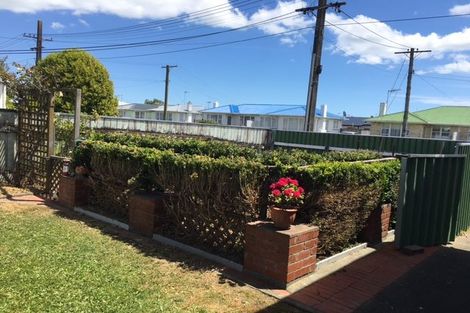 Photo of property in 18 Karaka Crescent, Levin, 5510