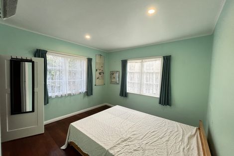 Photo of property in 1 Wavell Street, Karori, Wellington, 6012