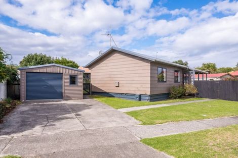 Photo of property in 80 Queens Road, Waikanae Beach, Waikanae, 5036