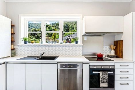 Photo of property in 16 Tyndall Street, Waiwhetu, Lower Hutt, 5010
