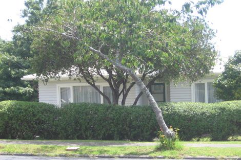 Photo of property in 5 Raleigh Road, Northcote, Auckland, 0627