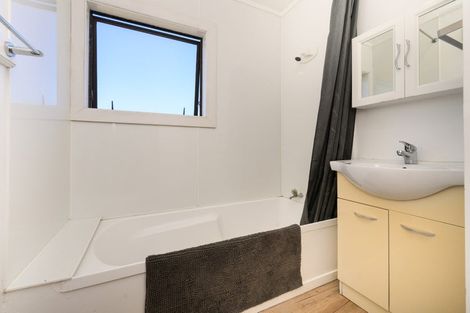 Photo of property in 36 Kowhai Street, Tokomaru, Palmerston North, 4474