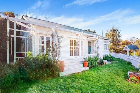 Photo of property in 43 Trelissick Crescent, Ngaio, Wellington, 6035