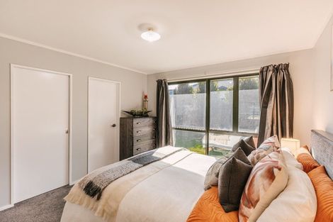 Photo of property in 9 Aspen Way, Kelvin Grove, Palmerston North, 4414