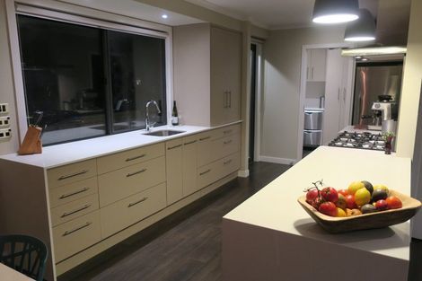 Photo of property in 16 Hetherington Road, Ranui, Auckland, 0612