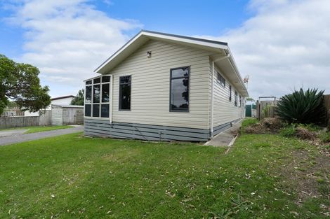 Photo of property in 50 Kahukura Avenue, Waitarere Beach, Levin, 5510