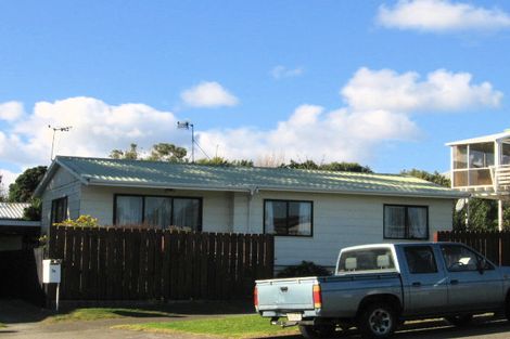 Photo of property in 3b Campion Road, Waikanae Beach, Waikanae, 5036