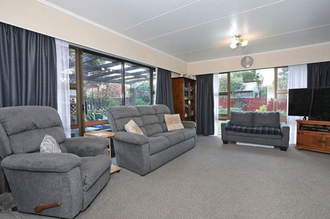 Photo of property in 28 Shelton Place, Feilding, 4702