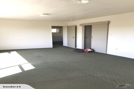 Photo of property in 1/46 John Dee Crescent, Red Beach, 0932