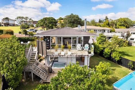 Photo of property in 19 Mayfair Crescent, Mairangi Bay, Auckland, 0630