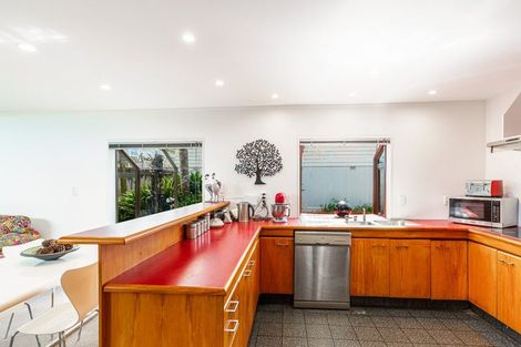 Photo of property in 8 Gregg Place, Sunnyvale, Auckland, 0612