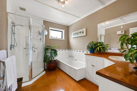 Photo of property in 13 Lake Domain Drive, Frankton, Hamilton, 3204