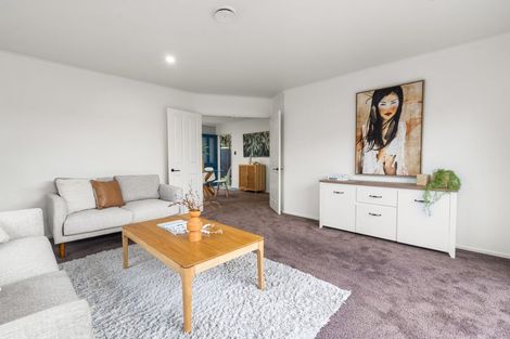Photo of property in 10 Honeysuckle Place, Northcote, Christchurch, 8052