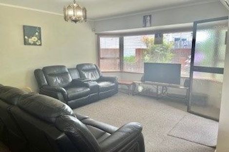 Photo of property in 1/20 Reid Road, New Lynn, Auckland, 0600