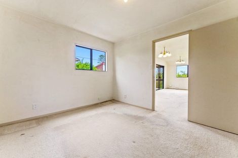 Photo of property in 3/14 Wernham Place, Northcote, Auckland, 0626