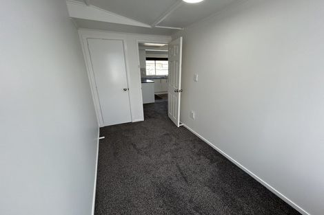 Photo of property in 393 West Coast Road, Glen Eden, Auckland, 0602