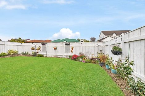 Photo of property in 5 Rosebank Avenue, Kelvin Grove, Palmerston North, 4414