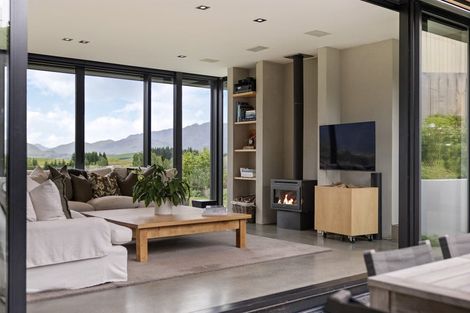 Photo of property in 20 Advance Terrace, Arrowtown, 9302