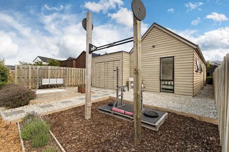 Photo of property in 24 Huxley Place, Lake Hayes, Queenstown, 9304