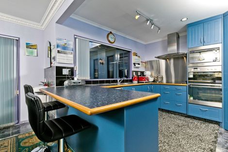 Photo of property in 5a Crompton Road, Massey, Auckland, 0614