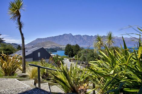 Photo of property in 12a Sainsbury Road, Fernhill, Queenstown, 9300