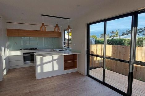 Photo of property in 29d Mackenzie Street, Te Atatu South, Auckland, 0610