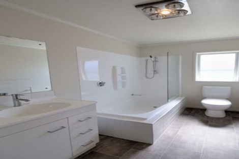 Photo of property in 9 Burford Way, Rolleston, 7615