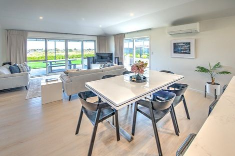 Photo of property in 37 Magnolia Crescent, Tawhero, Whanganui, 4501