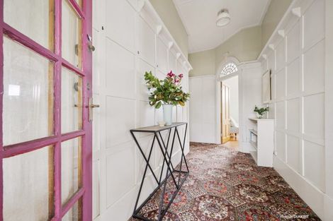 Photo of property in 21 The Parade, Island Bay, Wellington, 6023