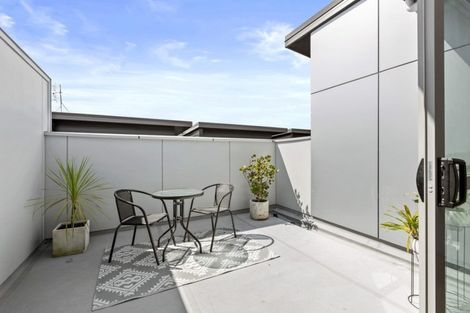 Photo of property in 100u5 Knighton Road, Hillcrest, Hamilton, 3216