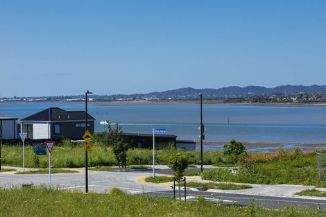 Photo of property in 2/18 Scott Road, Hobsonville, Auckland, 0616