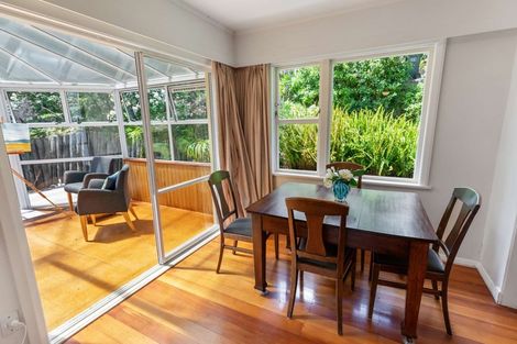 Photo of property in 18 Kiwi Crescent, Tawa, Wellington, 5028