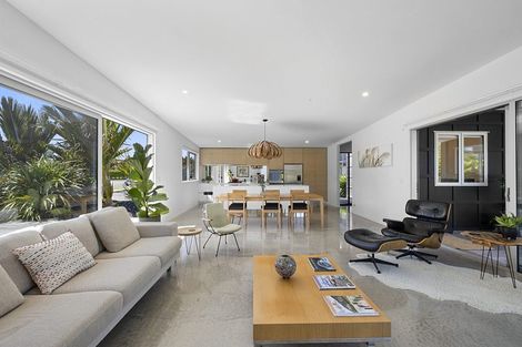 Photo of property in 75 Links Drive, Waiwhakaiho, New Plymouth, 4312