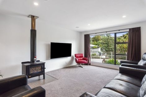 Photo of property in 34 Renown Road, Raumati South, Paraparaumu, 5032