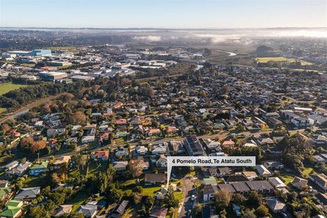 Photo of property in 4 Pomelo Road, Te Atatu South, Auckland, 0610